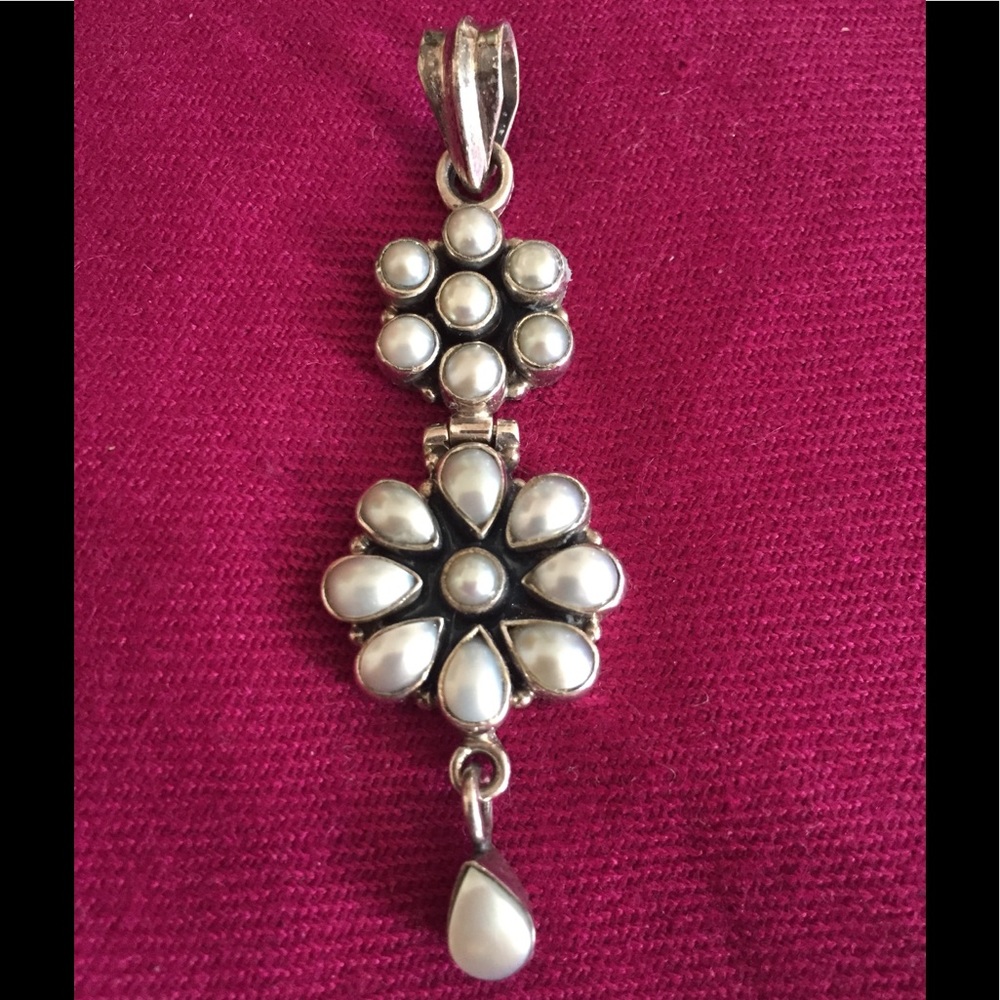 Sterling silver and pearl pendant